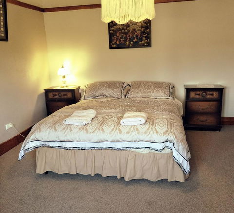 Kinross Metcalfe Farm - Holiday Cairns 2
