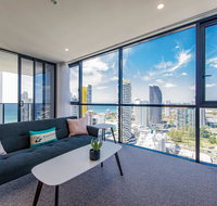 KOZYGURU BROADBEACH AMAZING VIEW 2 BED APT  FREE PARKING WALK TO BEACH QBR004 - Holiday Cairns