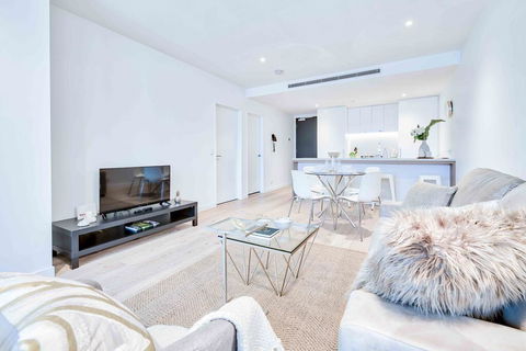 KOZYGURU FORTITUDE VALLEY HIGH LEVEL 2 BED APT + FREE PARKING QFV179-2612 - Holiday Cairns 2