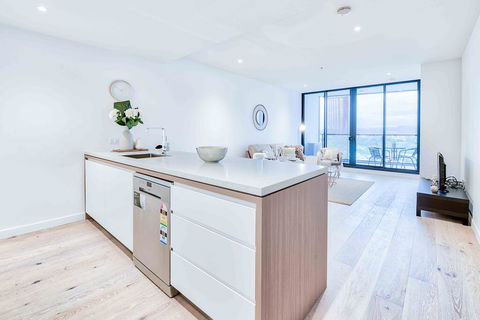 KOZYGURU FORTITUDE VALLEY HIGH LEVEL 2 BED APT + FREE PARKING QFV179-2612 - Holiday Cairns 1