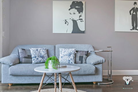 KOZYGURU ROZELLE COSY DREAM HOLIDAY HOME 3 BED HOUSE + FREE NRZ196 - Holiday Cairns 0