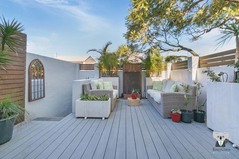 KOZYGURU ROZELLE COSY DREAM HOLIDAY HOME 3 BED HOUSE + FREE NRZ196 - Holiday Cairns 1