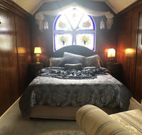 Krinklewood Cottage  Train Carriages - Holiday Cairns