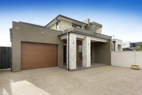 LA DOLCE VITA RETREAT - RYE - Holiday Cairns 0