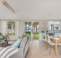 Lake Front Home - Relax  Unwind - Holiday Cairns