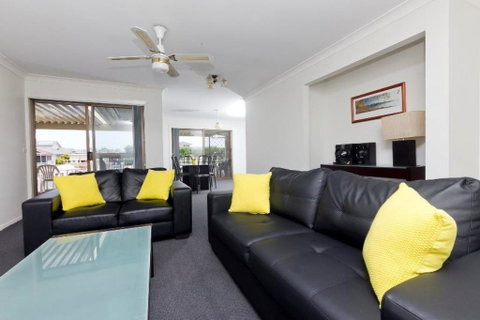 LAKE HOUSE ON ELOUERA - Holiday Cairns 2