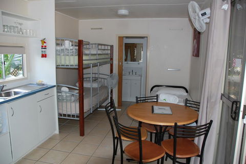 Lake Placid Tourist Park - Holiday Cairns 2