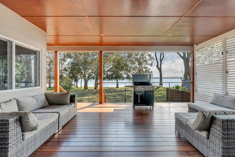 LAKEFRONT And SUNSET HAVEN - Holiday Cairns 3