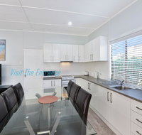 Lakeside Cabin - Holiday Cairns
