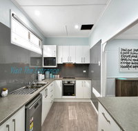 Lakeside House  Cabin - Holiday Cairns