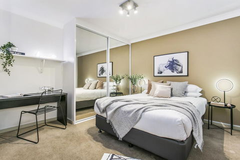 Large Unit Amid Inner-city Greenery Close To CBD - Holiday Cairns 2