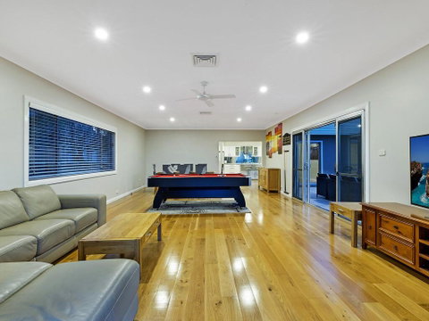 Lavish Lakefront Pool House - Holiday Cairns 1