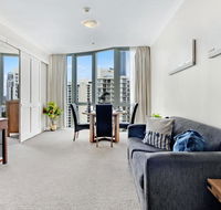 Legends 1 Bedroom Spa Suite - We Accommodate - Holiday Cairns