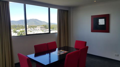 Leichhardt Hotel - Holiday Cairns 2
