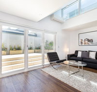 Leichhardt Self-Contained Modern One-Bedroom Apartment 9NOR - Holiday Cairns