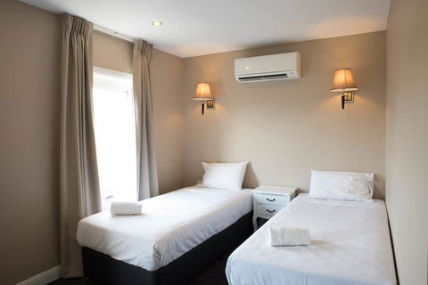 Lily Sands Inn - Holiday Cairns 0