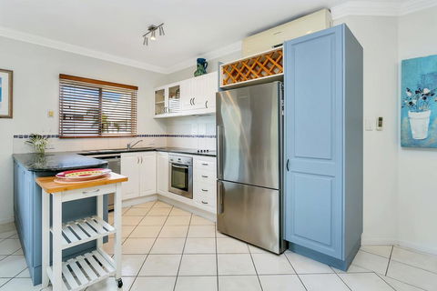 Lilyfield Apartments - Two Bedroom Apartment - Holiday Cairns 0