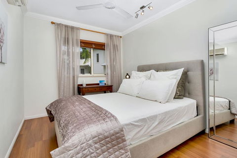 Lilyfield Apartments - Two Bedroom Apartment - Holiday Cairns 2