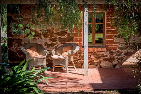 Lucy's Cottage - Holiday Cairns 3