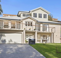 Luxurious Lake House - Holiday Cairns