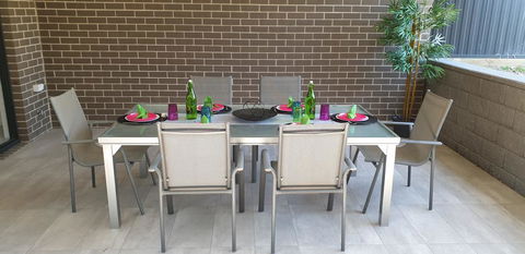 Luxurious Tranquil House Near Parramatta River Perfect For Large Group Retreat - Holiday Cairns 3