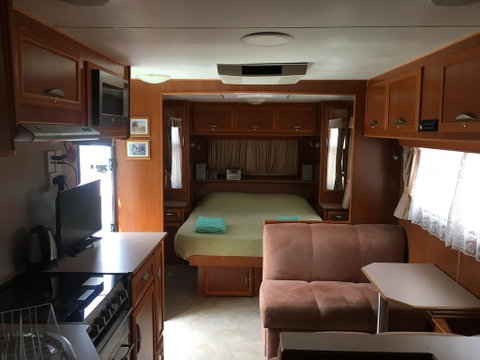 Luxury Caravan - Holiday Cairns 0