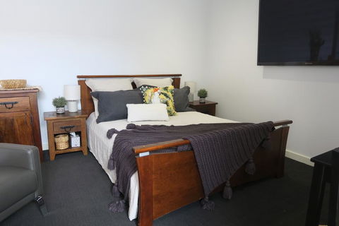 Luxury Homestay BNB In Rochedale - Holiday Cairns 0