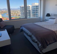 Luxury Large One Bedroom Surfers Paradise - Holiday Cairns