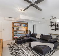 Luxury Pool Side Apartment in Beachfront Resort - Holiday Cairns