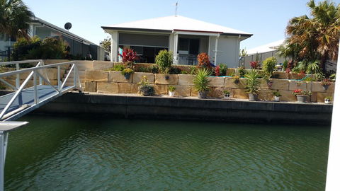 M & T's Waterfront Bed & Breakfast - Holiday Cairns 0