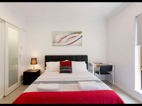 M5 Apartment In The Free Transit Zone West Perth - Holiday Cairns 0
