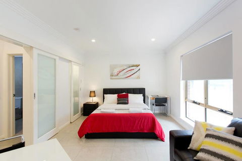 M5 Apartment In The Free Transit Zone West Perth - Holiday Cairns 1
