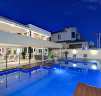 Magic On Main - Holiday Cairns