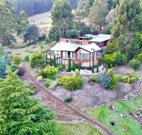 MAGICAL MOUNTAIN RETREAT - 20 mins to CBD and only 10 to MONA - Holiday Cairns