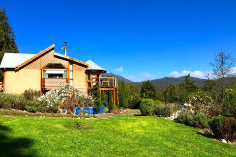 MAGICAL MOUNTAIN RETREAT - 20 Mins To CBD And Only 10 To MONA! - Holiday Cairns 2