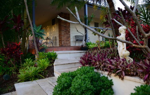 Magnificent Lakeview House - Long Jetty - Holiday Cairns 1