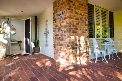 Magnificent Lakeview House - Long Jetty - Holiday Cairns 2