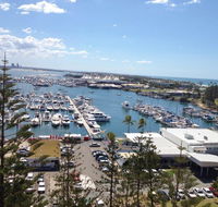 Main Beach Waterfront Apartment - Holiday Cairns