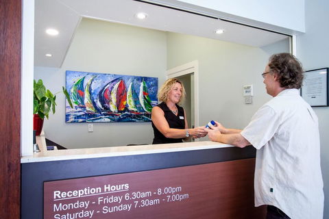 Manly Marina Cove Motel - Holiday Cairns 3