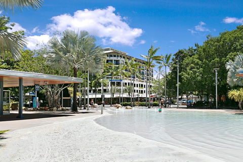 Mantra Esplanade - Holiday Cairns 2
