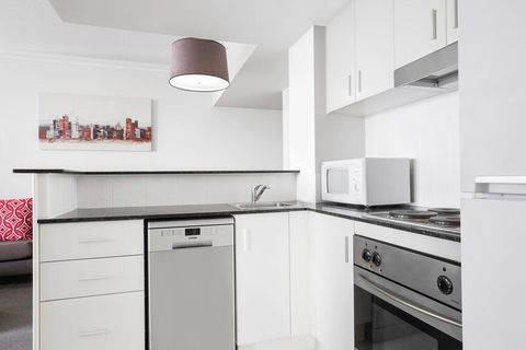 Mantra On Queen - Holiday Cairns 3