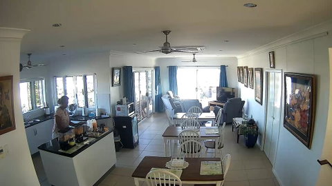 Margs Bed And Breakfast - Holiday Cairns 2