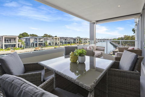 MARINA VIEW - Holiday Cairns 1
