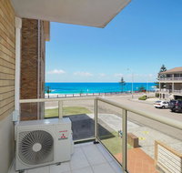Marine Court - The Entrance - Holiday Cairns
