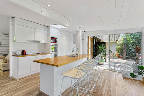 MARTHA COTTAGE - MT MARTHA - Holiday Cairns 2