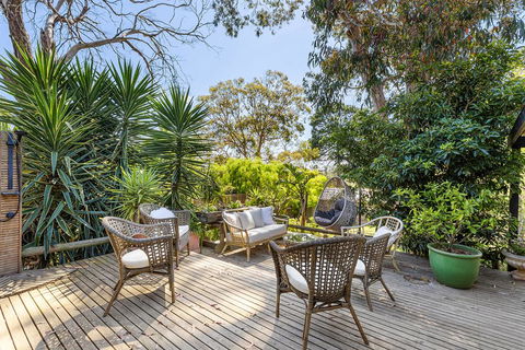 MARTHA COTTAGE - MT MARTHA - Holiday Cairns 1