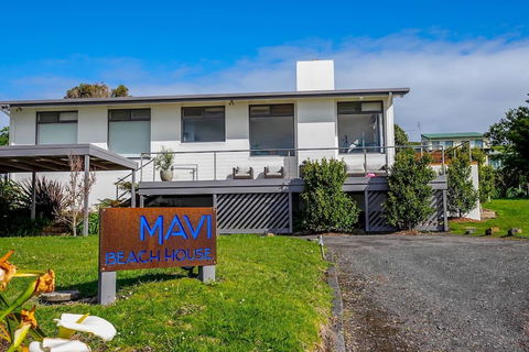 MAVI BEACH HOUSE - Beachfront, Wifi, Views - Holiday Cairns 2