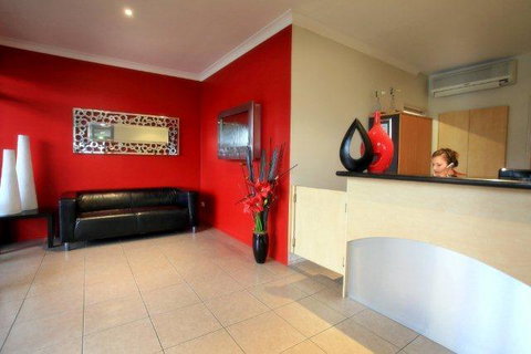 Mayfair Motel - Holiday Cairns 2