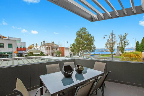 Melbourne Holiday Apartments Williamstown - Holiday Cairns 2