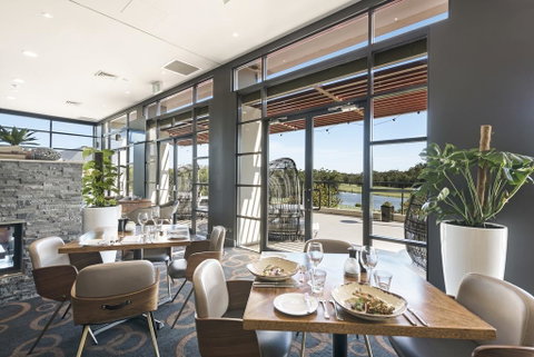 Mercure Kooindah Waters Central Coast - Holiday Cairns 1
